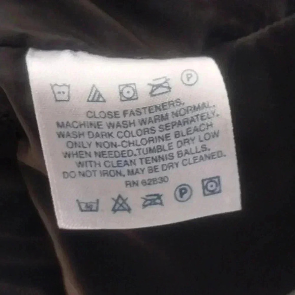 Land’s End Quilted Puffer Vest - Picture 9 of 9